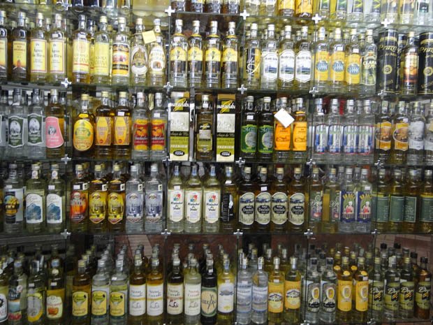 prateleira_cachaca_620x465.jpg